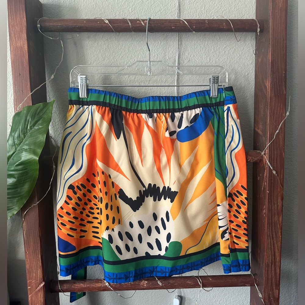 Colorful Wrap Tie Skirt with Blue Trim - Picture 4 of 6